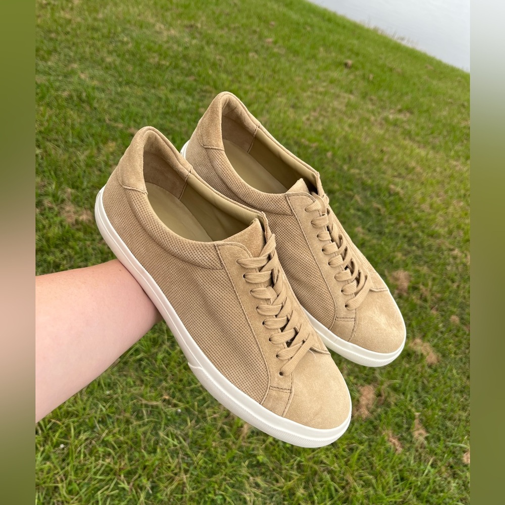 NWOT Vince Fulton Leather Trimmed Sneakers Men Size 9.5 in Beige